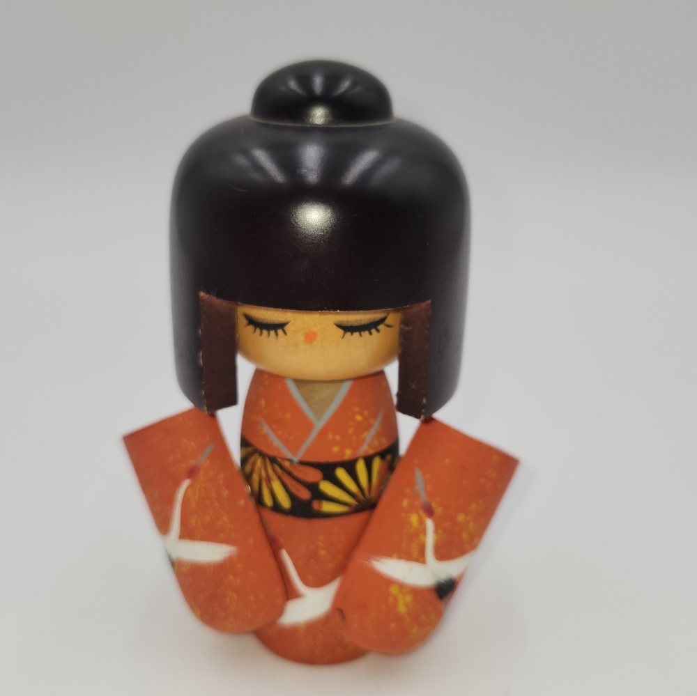 5" VINTAGE JAPANESE WOODEN KOKESHI DOLL Girl moveable arms crane